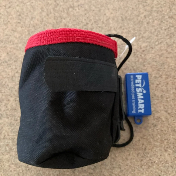 Pet Black Treat Pouch With FREE Clicker - Picture 3 of 4